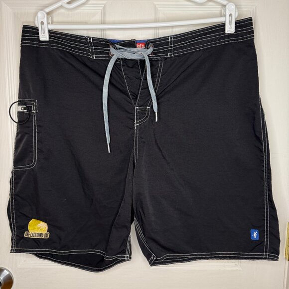 Toes On The Nose One California Day Edition Nylon Surfer Board Shorts Size 36 - Picture 1 of 8